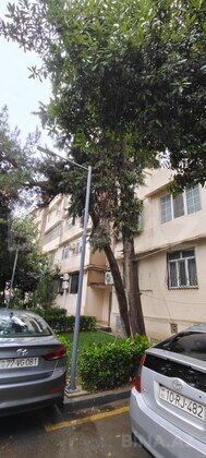 3 otaqlı Köhnə tikili, Bakıxanov q., Bakı