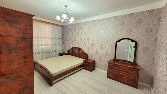 3 otaqlı Köhnə tikili, Azadlıq Prospekti m., Bakı