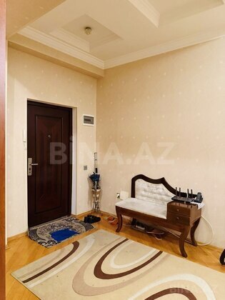 4 otaqlı Köhnə tikili, 20 Yanvar m., Bakı