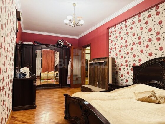 4 otaqlı Köhnə tikili, 20 Yanvar m., Bakı