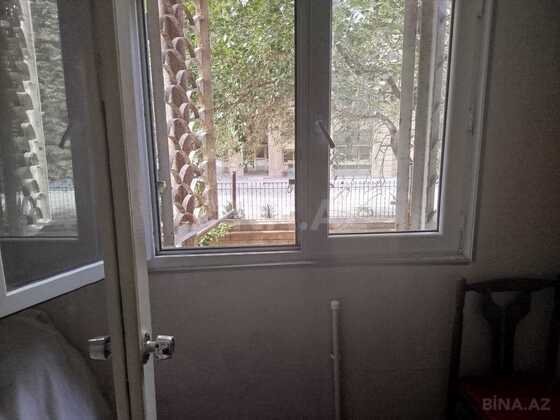 3 otaqlı Köhnə tikili, Elmlər Akademiyası m., Bakı