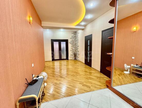3 otaqlı Yeni tikili, 28 May m., Bakı