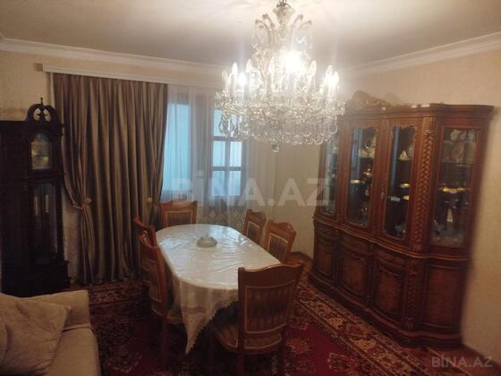 2 otaqlı Köhnə tikili, Elmlər Akademiyası m., Bakı