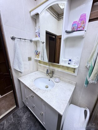 4 otaqlı Köhnə tikili, Azadlıq Prospekti m., Bakı