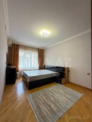 3 otaqlı Köhnə tikili, Həzi Aslanov m., Bakı