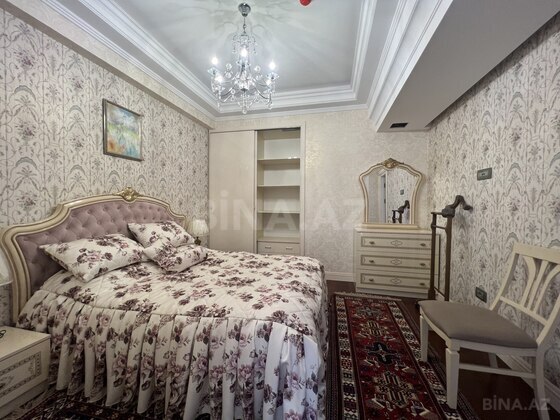 4 otaqlı Yeni tikili, Elmlər Akademiyası m., Bakı