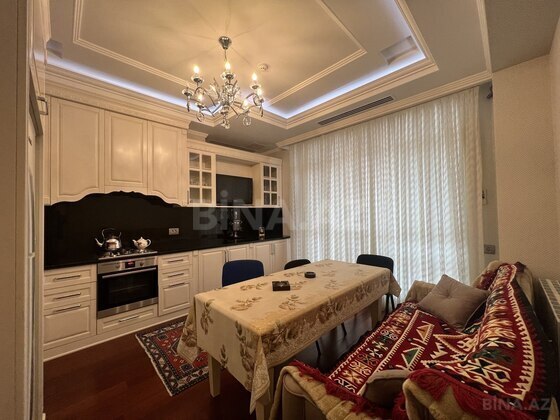 4 otaqlı Yeni tikili, Elmlər Akademiyası m., Bakı