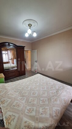 3 otaqlı Köhnə tikili, Xalqlar Dostluğu m., Bakı