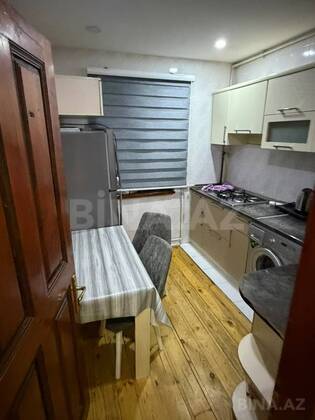 4 otaqlı Köhnə tikili, Xalqlar Dostluğu m., Bakı