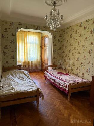 3 otaqlı Köhnə tikili, 28 May m., Bakı