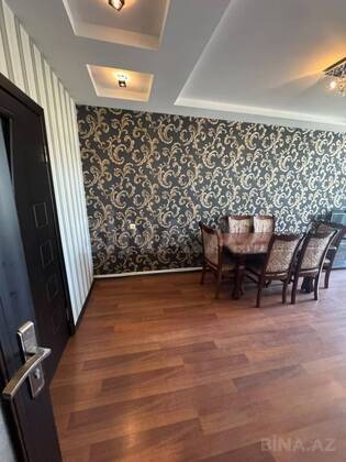 3 otaqlı Köhnə tikili, Bakıxanov q., Bakı