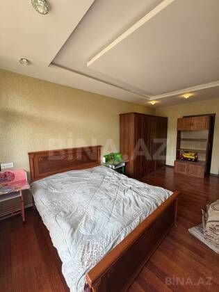 3 otaqlı Köhnə tikili, Bakıxanov q., Bakı