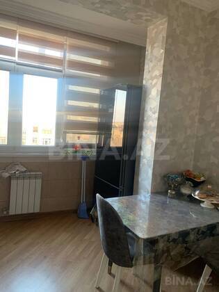 3 otaqlı Köhnə tikili, Neftçilər m., Bakı