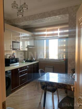 3 otaqlı Köhnə tikili, Neftçilər m., Bakı
