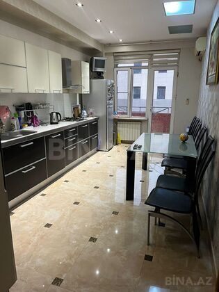 4 otaqlı Yeni tikili, Şah İsmayıl Xətai m., Bakı