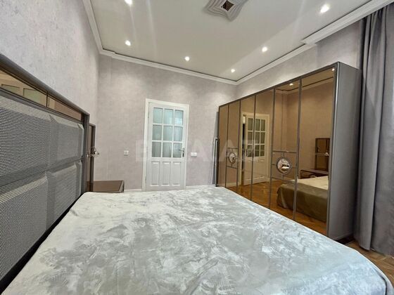 3 otaqlı Köhnə tikili, 28 May m., Bakı