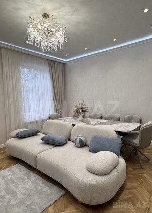 3 otaqlı Köhnə tikili, 28 May m., Bakı