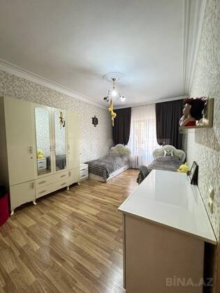 4 otaqlı Köhnə tikili, Azadlıq Prospekti m., Bakı