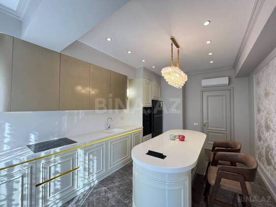 3 otaqlı Yeni tikili, Şah İsmayıl Xətai m., Bakı