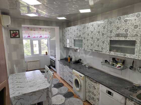 4 otaqlı Köhnə tikili, 8-ci kilometr q., Bakı
