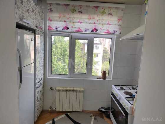 4 otaqlı Köhnə tikili, 8-ci kilometr q., Bakı