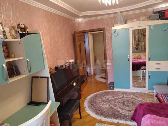 4 otaqlı Köhnə tikili, 8-ci kilometr q., Bakı
