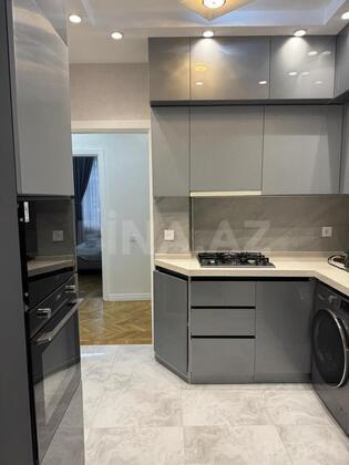 3 otaqlı Köhnə tikili, 28 May m., Bakı