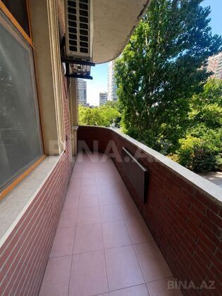 3 otaqlı Yeni tikili, 28 May m., Bakı
