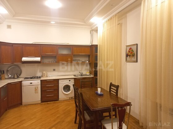 6 otaqlı Həyət evi/Bağ evi, Badamdar q., Bakı
