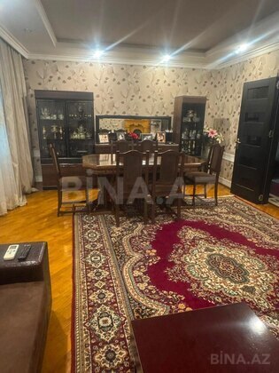 4 otaqlı Köhnə tikili, 6-cı mikrorayon q., Bakı