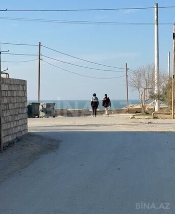 Torpaq Pirşağı q., Bakı