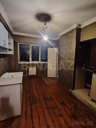 3 otaqlı Köhnə tikili, 20 Yanvar m., Bakı