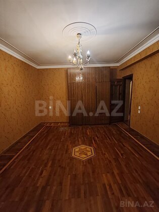 3 otaqlı Köhnə tikili, 20 Yanvar m., Bakı