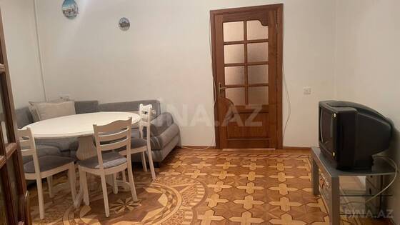 4 otaqlı Köhnə tikili, Elmlər Akademiyası m., Bakı