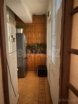 4 otaqlı Köhnə tikili, Elmlər Akademiyası m., Bakı