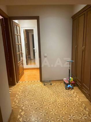 4 otaqlı Köhnə tikili, Elmlər Akademiyası m., Bakı