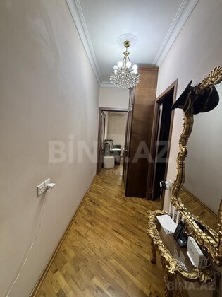 3 otaqlı Köhnə tikili, 8-ci mikrorayon q., Bakı