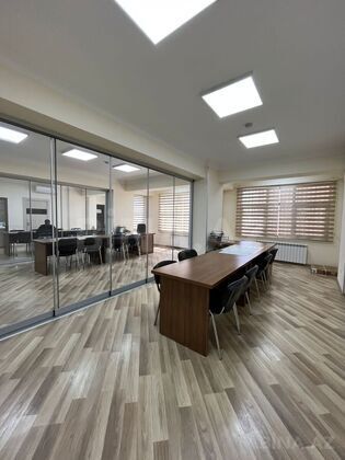 10 otaqlı Ofis, Elmlər Akademiyası m., Bakı