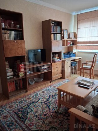4 otaqlı Köhnə tikili, Yeni Yasamal q., Bakı