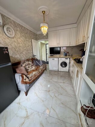 2 otaqlı Köhnə tikili, Azadlıq Prospekti m., Bakı