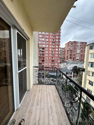2 otaqlı Köhnə tikili, Azadlıq Prospekti m., Bakı