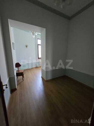 6 otaqlı Köhnə tikili, Sahil m., Bakı