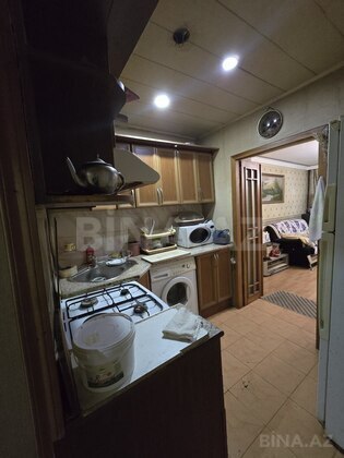 3 otaqlı Köhnə tikili, Elmlər Akademiyası m., Bakı