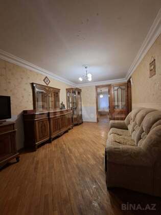 2 otaqlı Köhnə tikili, Elmlər Akademiyası m., Bakı