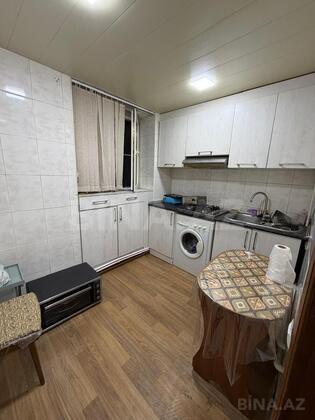 3 otaqlı Köhnə tikili, Elmlər Akademiyası m., Bakı