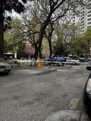 3 otaqlı Köhnə tikili, Elmlər Akademiyası m., Bakı