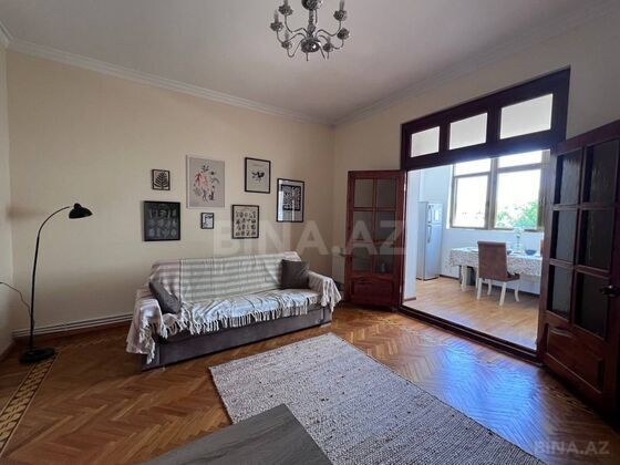 2 otaqlı Köhnə tikili, 28 May m., Bakı