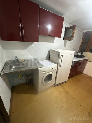 1 otaqlı Köhnə tikili, Koroğlu m., Bakı