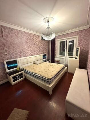 3 otaqlı Köhnə tikili, Qara Qarayev m., Bakı