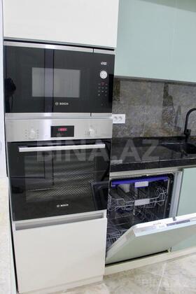 4 otaqlı Yeni tikili, Elmlər Akademiyası m., Bakı